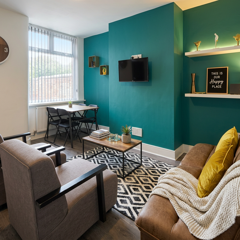 Property photo 3 of 7 Lounge