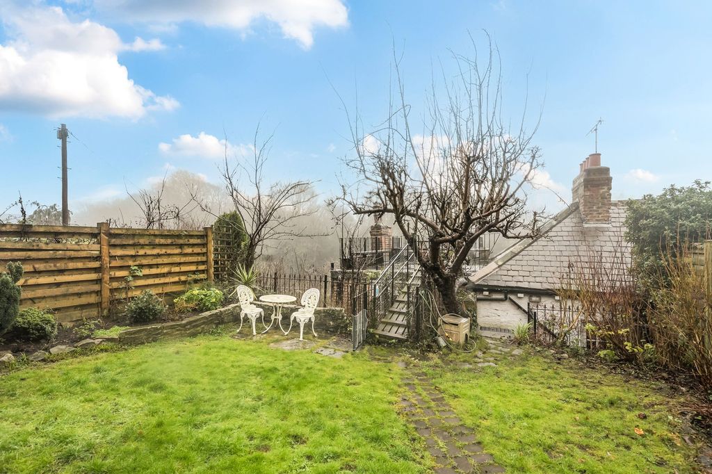 Property photo 3 of 18