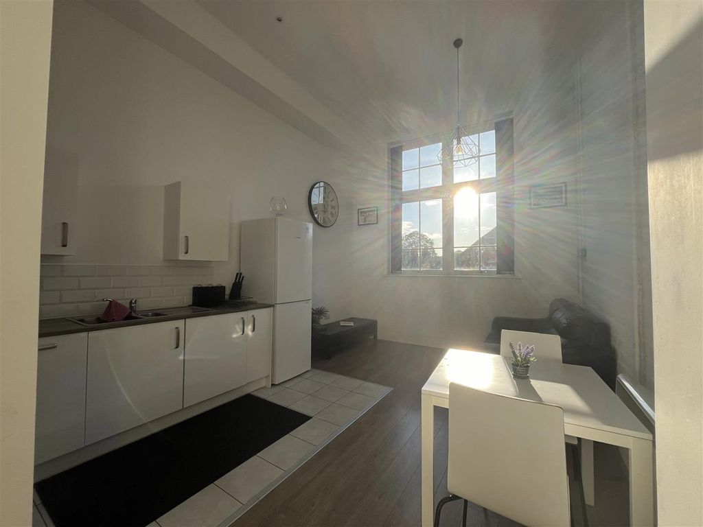 Property photo 3 of 12 Img_8860.Jpg
