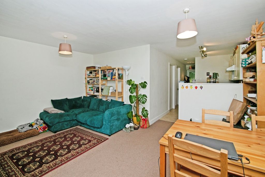 Property photo 2 of 17 Photo