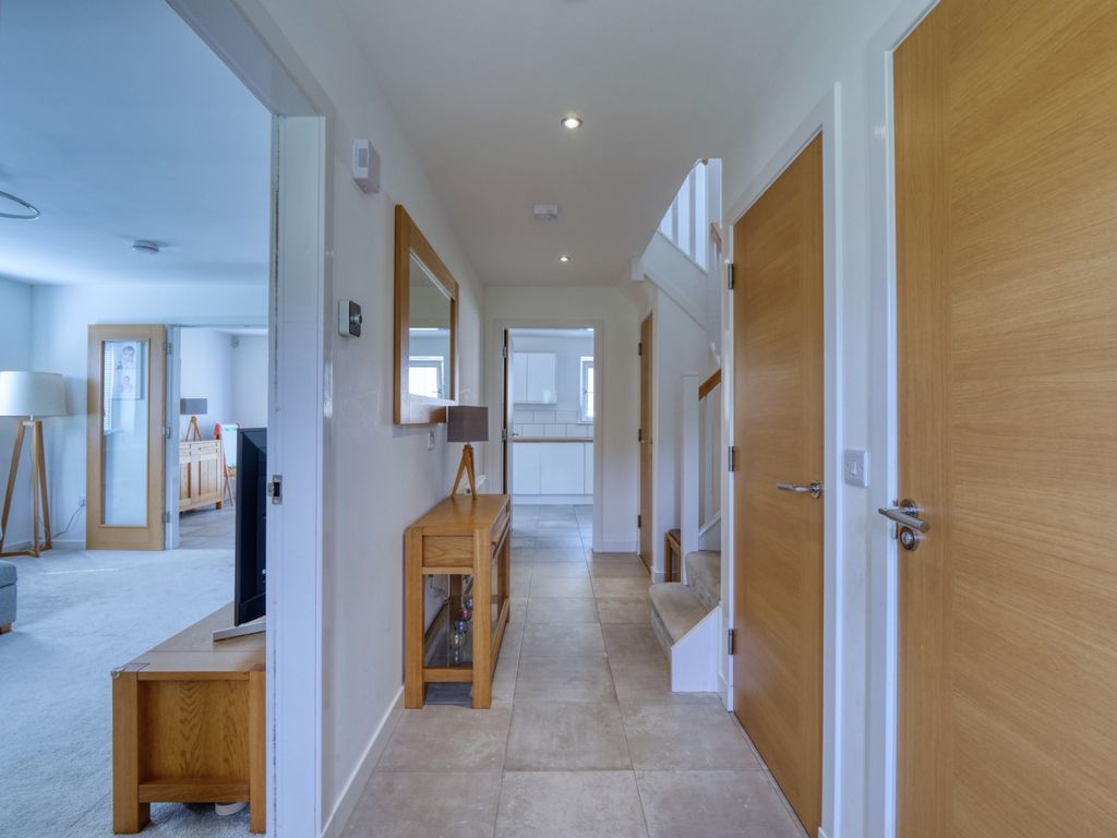 Property photo 3 of 19 Hallway