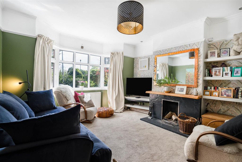 Property photo 2 of 22 Living Room.Jpg