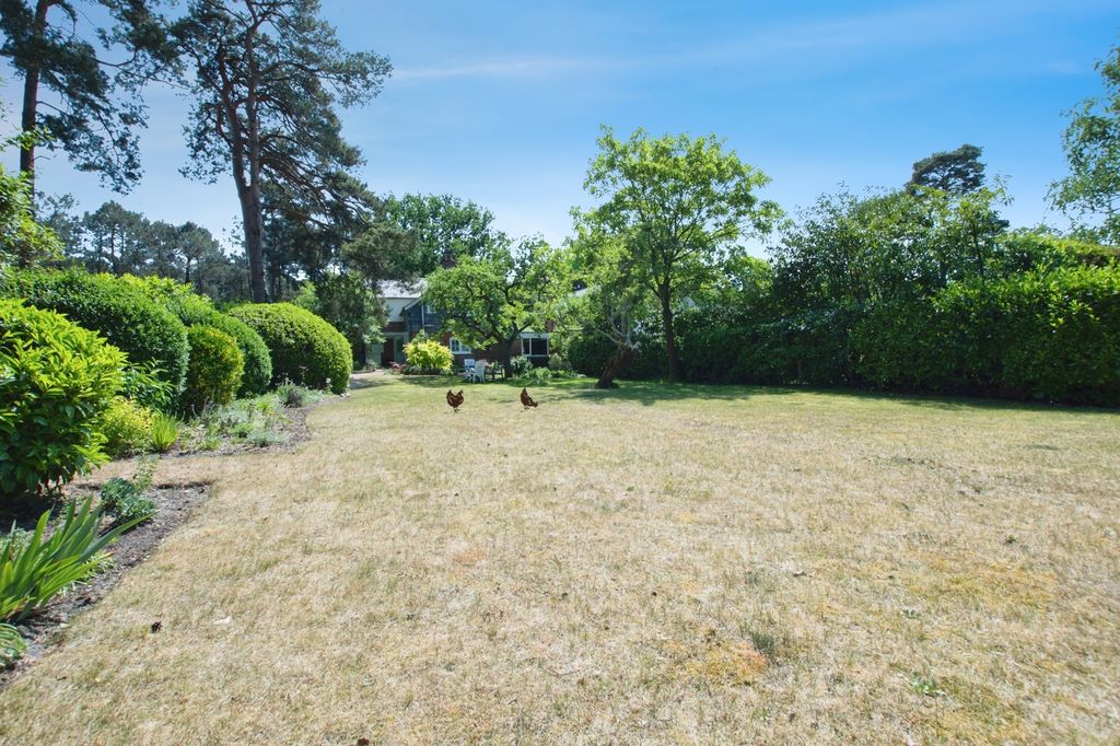 Property photo 2 of 17 Photo