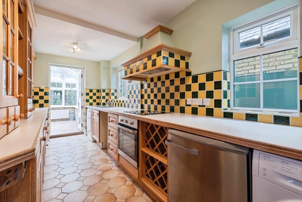 Property photo 3 of 18 Image