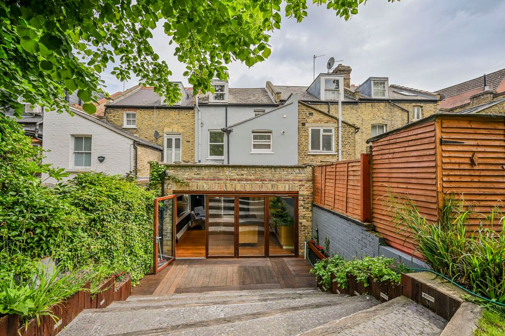 Property photo 3 of 10
