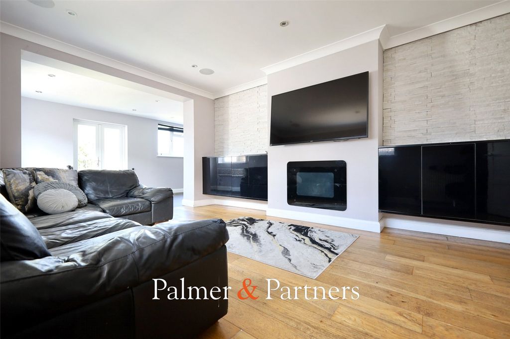 Property photo 3 of 17 Picture No. 03