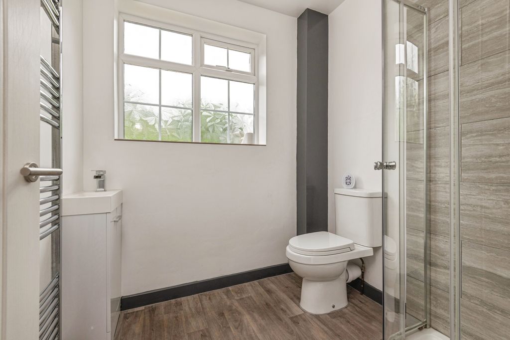 Additional image 8 of 4 bed detached house for saleWoodhall Park Grove, Pudsey LS28