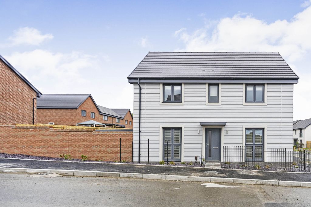 Property photo 1 of 13 Balcony