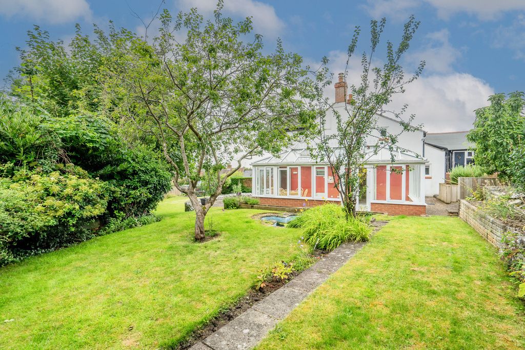 Property photo 3 of 39