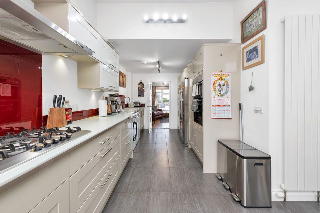 Property photo 2 of 17