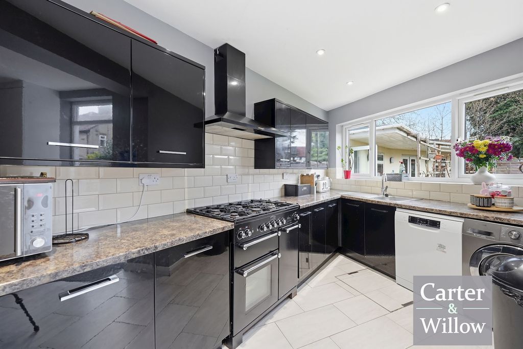 Additional image 5 of 3 bed end terrace house for saleWinding Way, Dagenham RM8