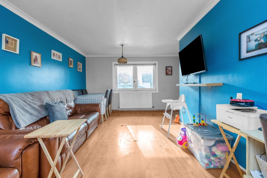 Property photo 2 of 22