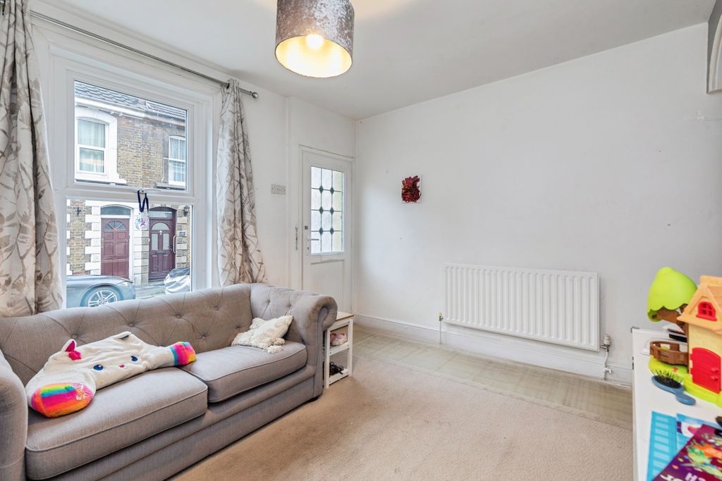 Property photo 3 of 17 Photo