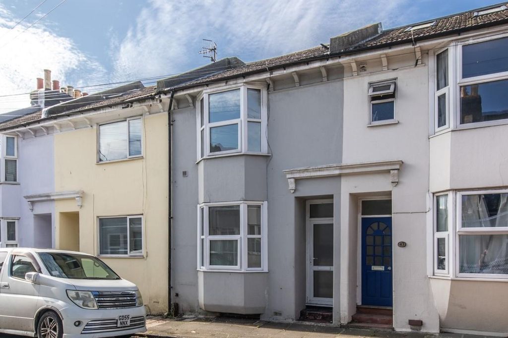 Property photo 1 of 13 St Mary Magdalen Street-3.Jpg