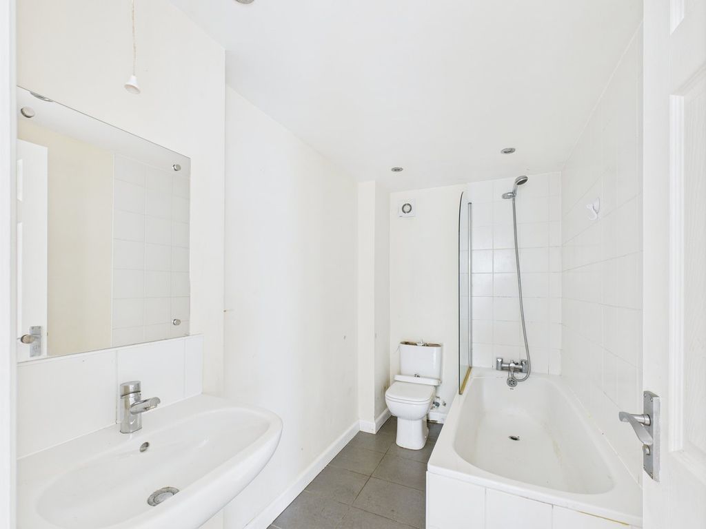 Property photo 3 of 5