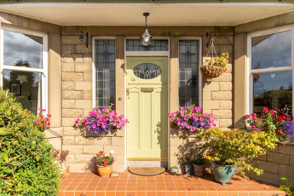 Property photo 3 of 24 14_Marchmont_Road-19.Jpg