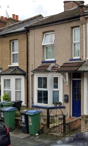 Property photo 1 of 1 28 Yar