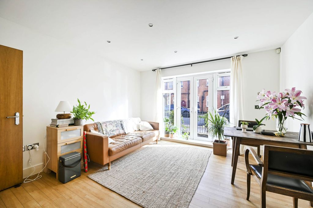 Property photo 1 of 9