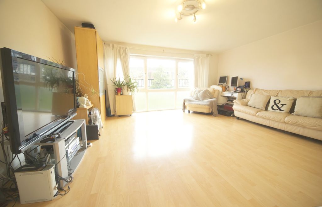 Property photo 1 of 8 Living Room-F2