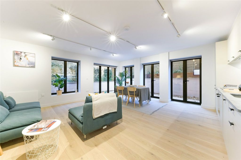 Property photo 1 of 13 Picture No. 02