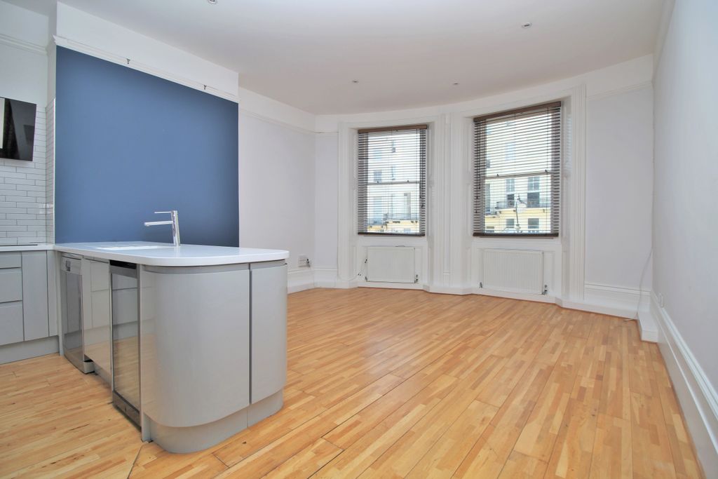 Property photo 3 of 18 3