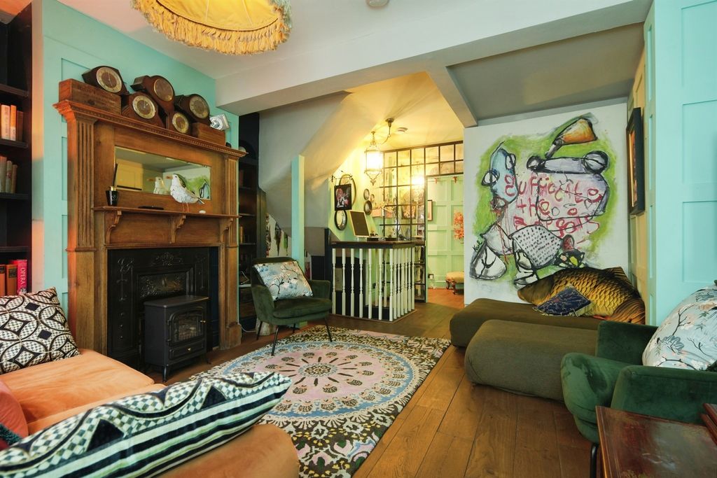 Property photo 3 of 21