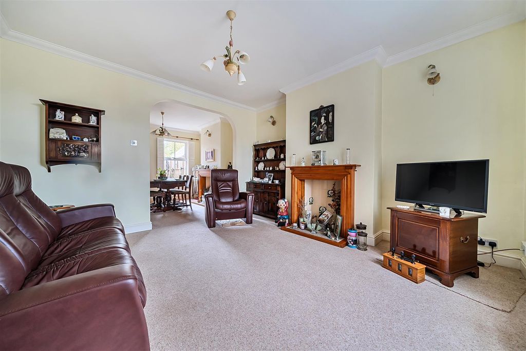 Property photo 2 of 18 1380360-6-690De40c0Ad0c.Jpg