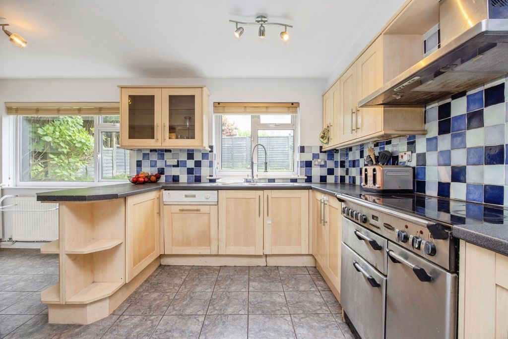 Property photo 2 of 17 Photo