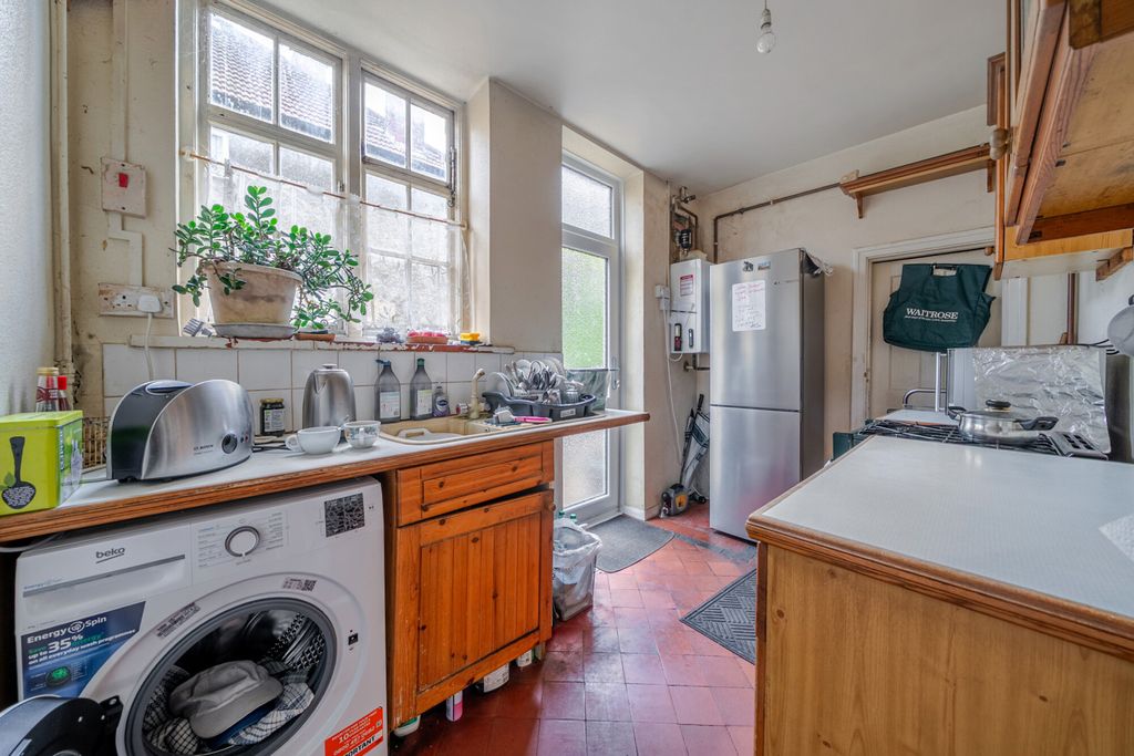 Property photo 2 of 23 1478305-12-6A2Bec...