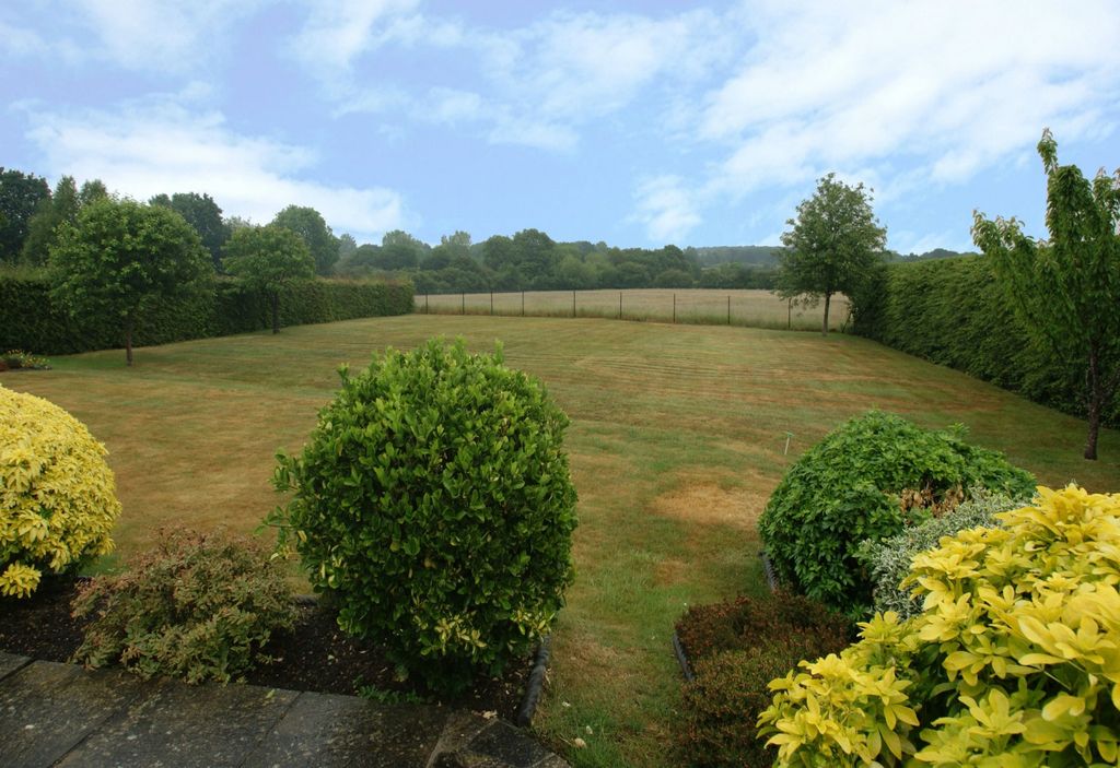 Property photo 2 of 15 Garden View