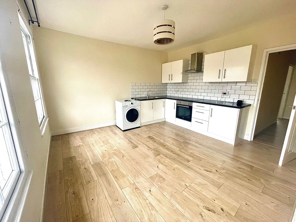 Property photo 2 of 4 Kitchen