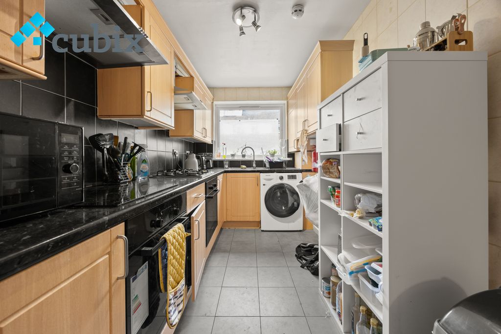 Property photo 2 of 28