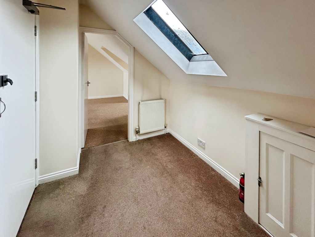 Property photo 3 of 9 Pbox-Img.Jpeg