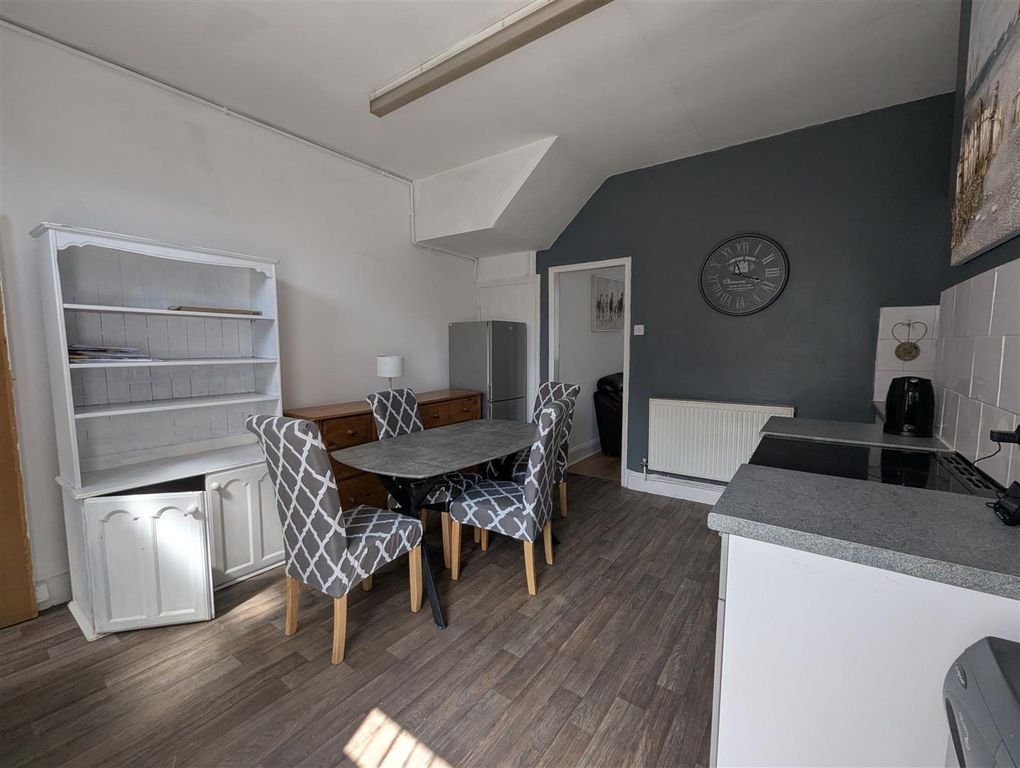 Property photo 3 of 8 Kitchen/Diner