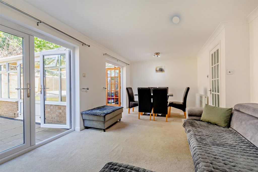 Property photo 2 of 18 8656196-Interior10-800.Jpg