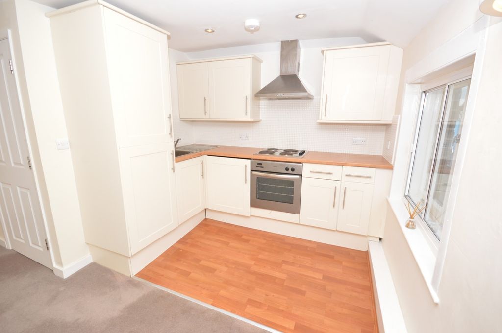 Property photo 2 of 5 Kitchen