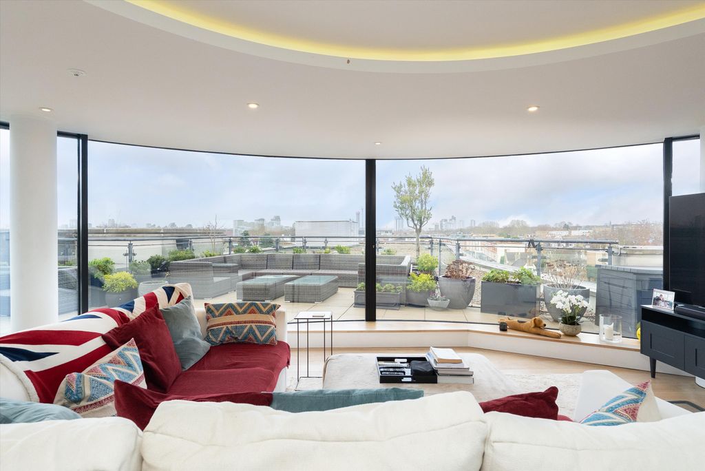 Property photo 2 of 26 Image