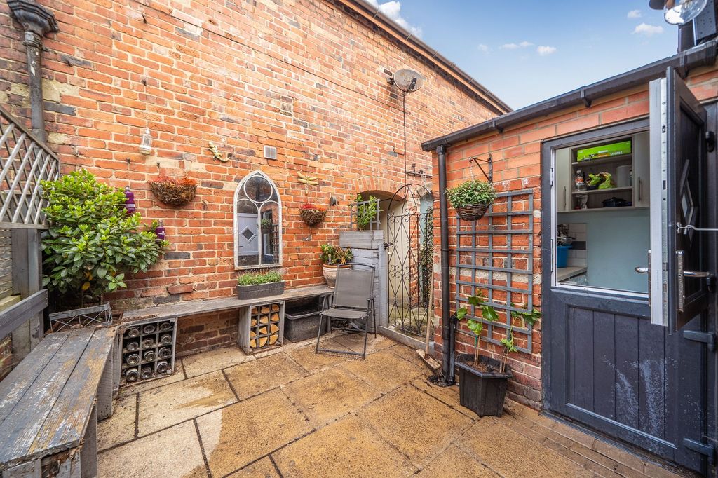 Property photo 3 of 17