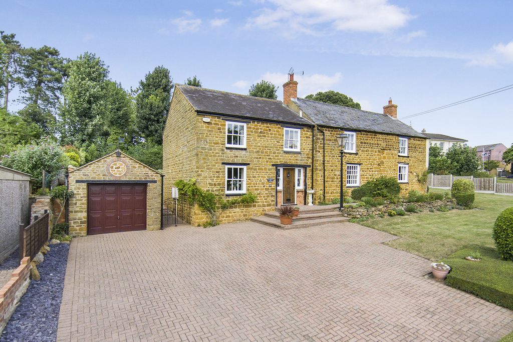 Property photo 2 of 47