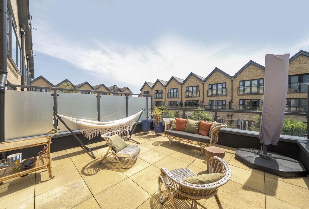 Property photo 2 of 21 1468883-12-6A184A...