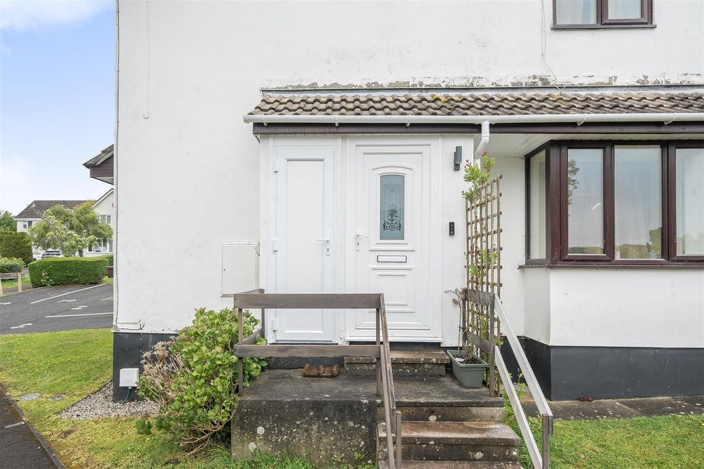 Property photo 2 of 16 Yeolland Entrance.Jpg