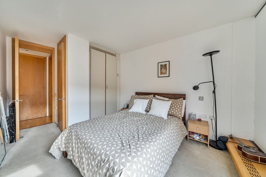 Property photo 3 of 17 1432287-18-69c127...