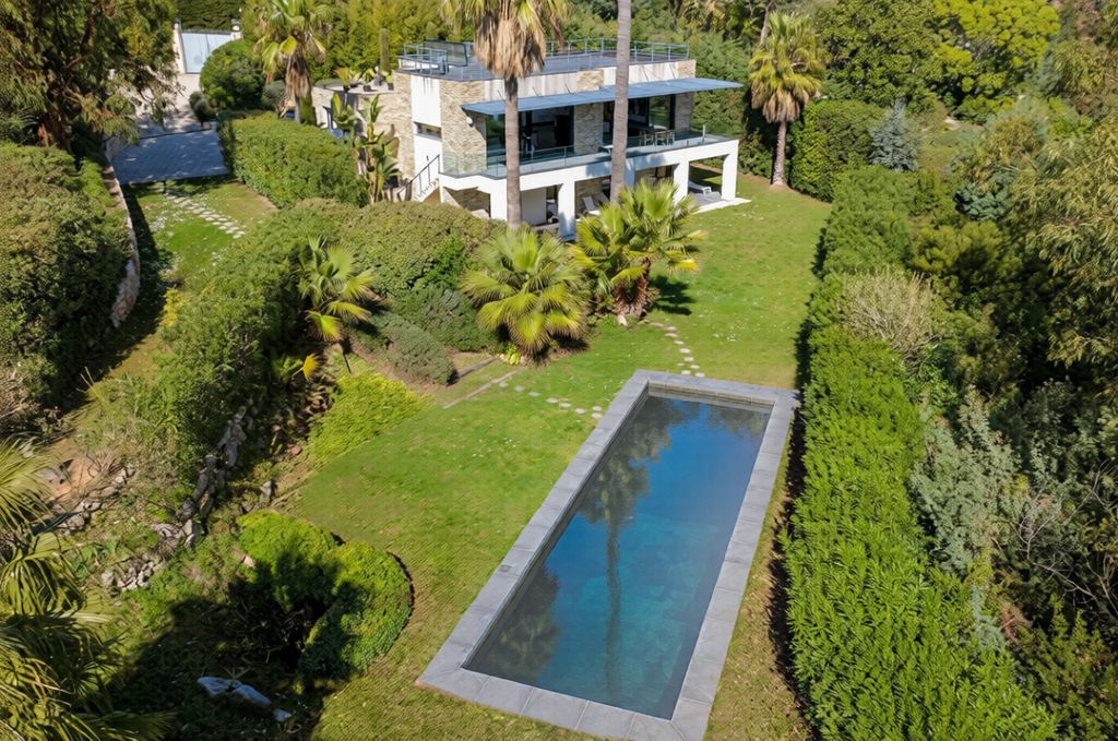 Property photo 2 of 9