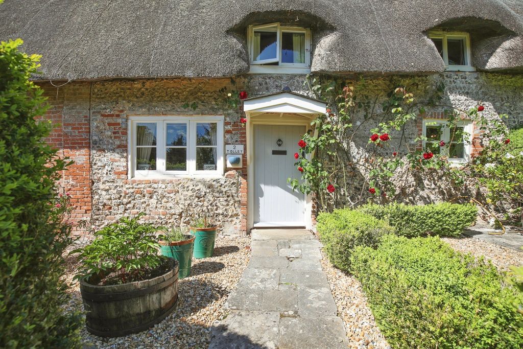 Property photo 1 of 17
