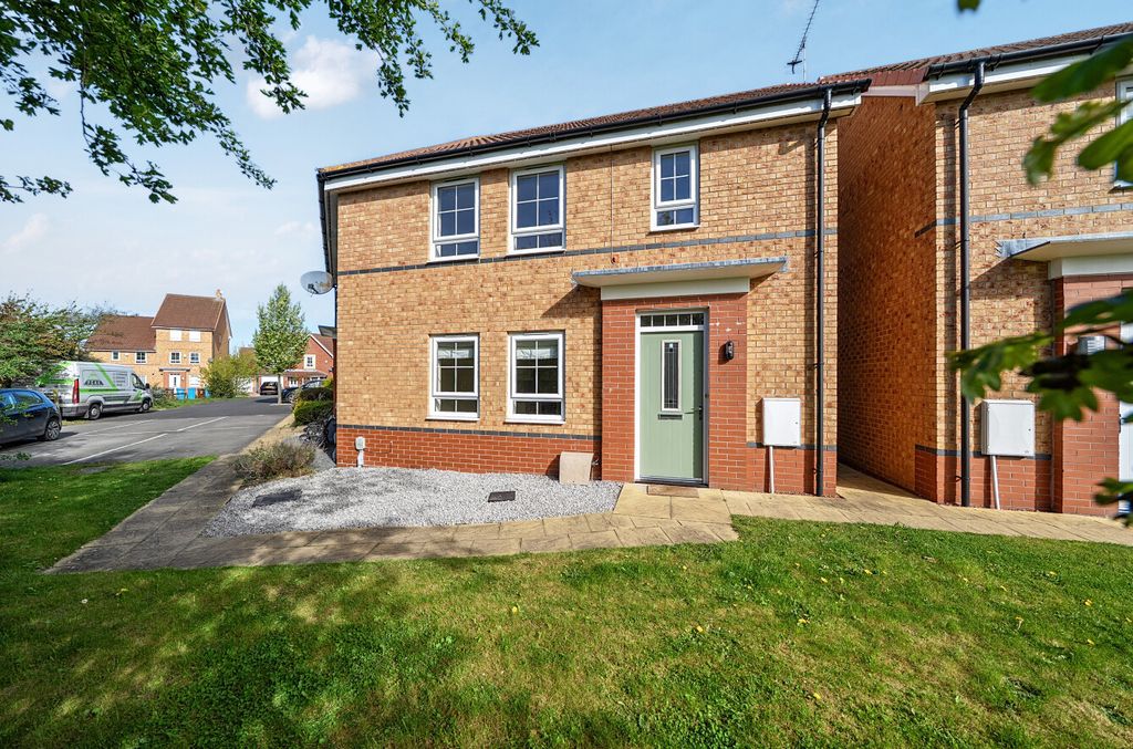 Property photo 2 of 19 1440820-16-69De02...