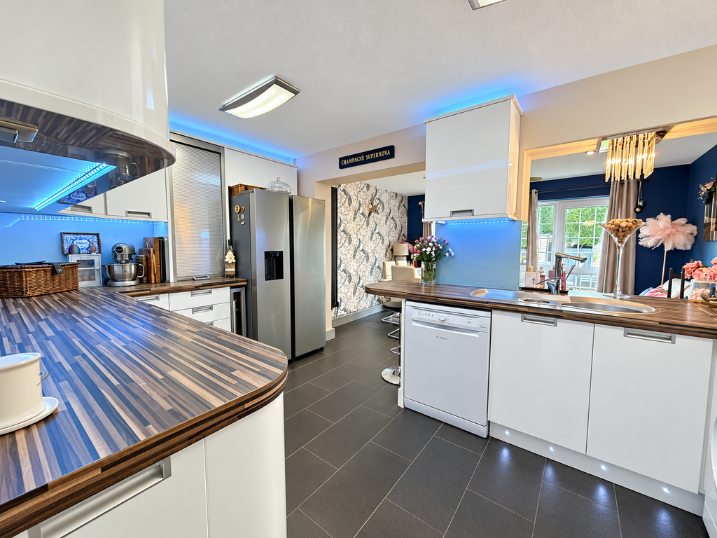 Property photo 3 of 17 0381