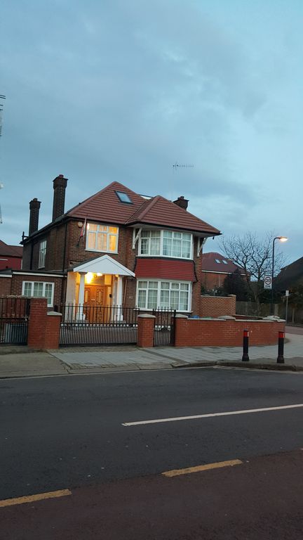 Property photo 2 of 23