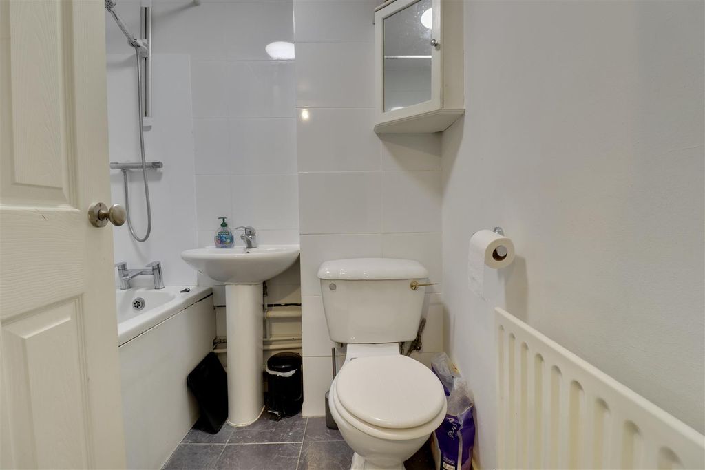 Property photo 2 of 12 7Fa88B51-Bc0D-4Bb5-B85D-7Bc1Bc523828_1_201_A.Jpeg