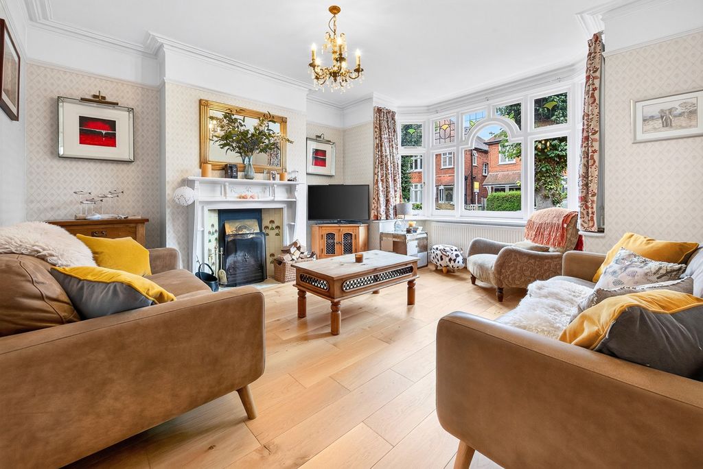 Property photo 2 of 33