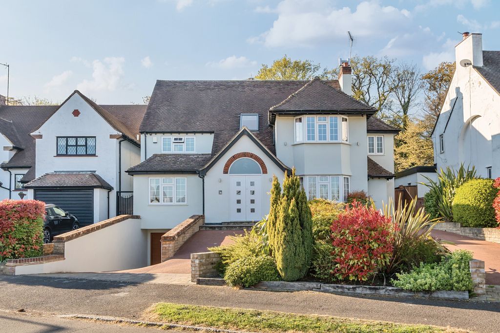 Property photo 1 of 27